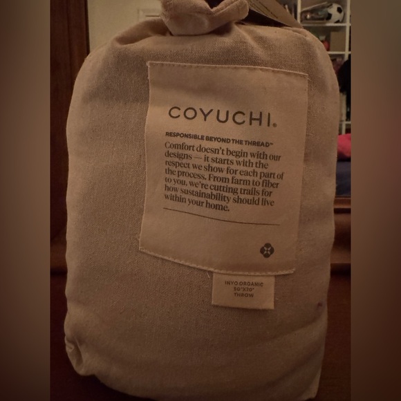 Coyuchi Inyo Organic Dobby Throw - Picture 5 of 6